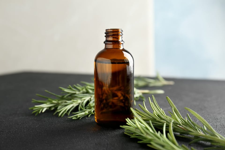 romero, aceite, pelo, crecer, caida 