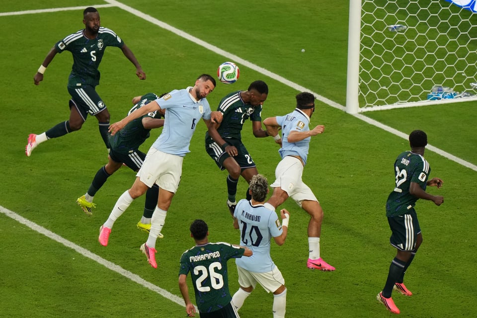 Uruguay deja escapar el triunfo y empata ante Arabia Saudita