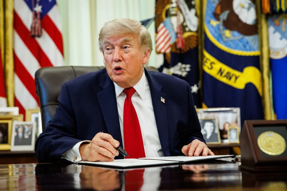 Trump desafía al Supremo y exige terminar con la ciudadanía por nacimiento tras fallo