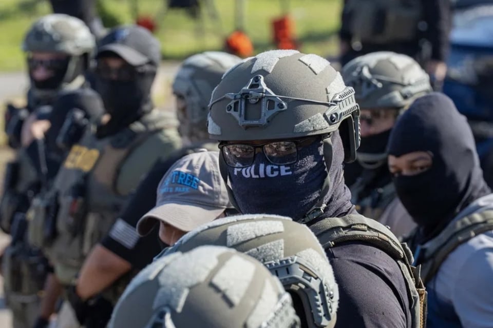 ICE implementa nuevo código de vestimenta para agentes de deportación