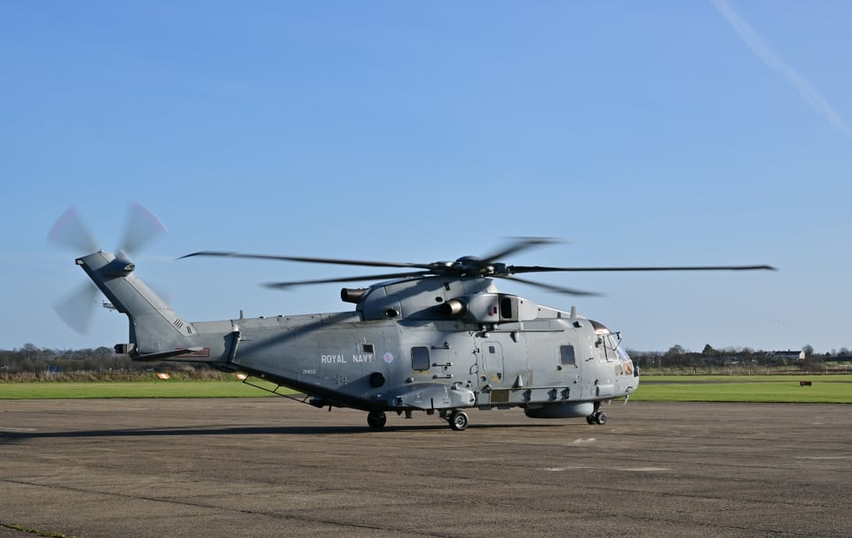 Helicóptero de la Marina se estrella: reportan tres muertos