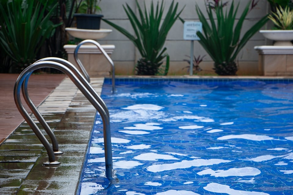 Retiran miles de juguetes para piscina vendidos en Amazon, Temu y Shein por posible riesgo infantil