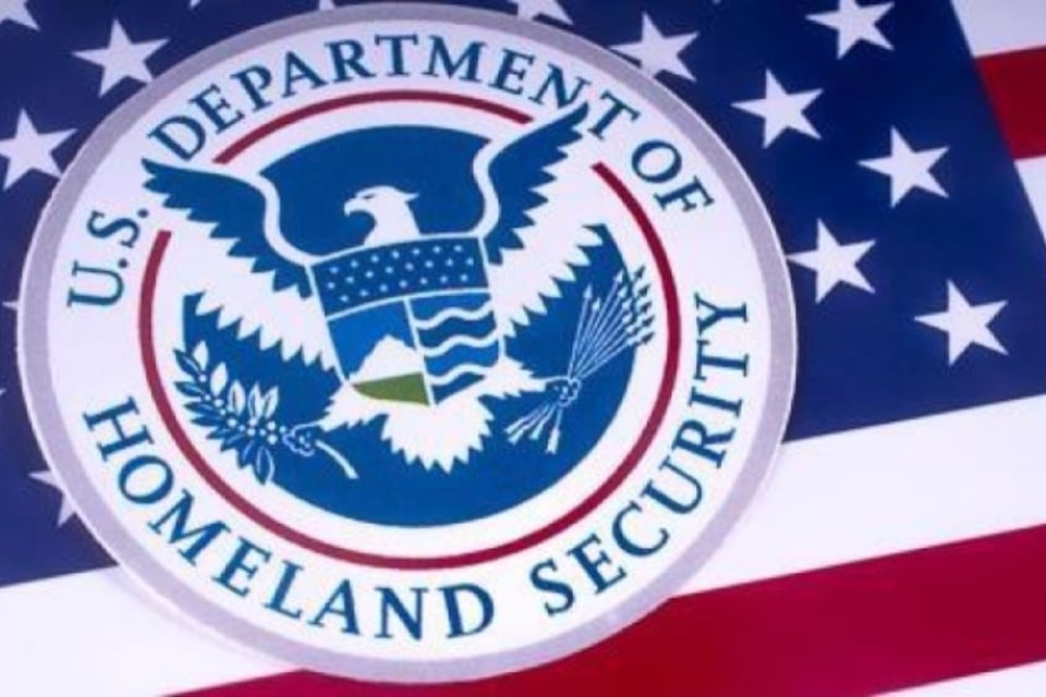 DHS endurece reglas migratorias: millones podrían tener que registrarse o enfrentar sanciones