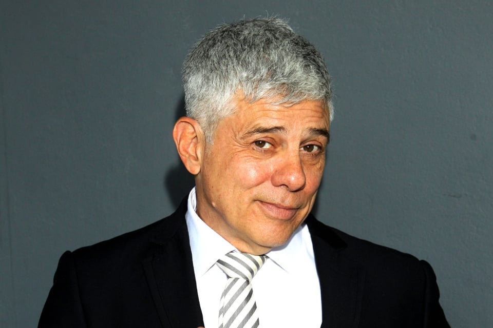 Paco de la O con peluca