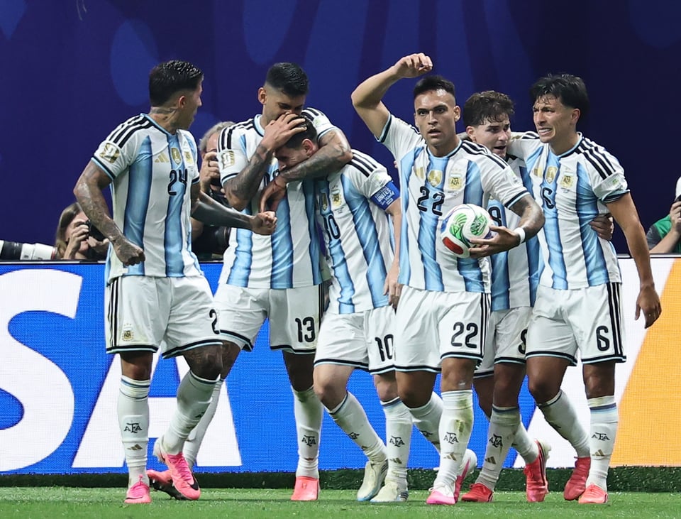 Argentina remonta ante Egipto con Messi