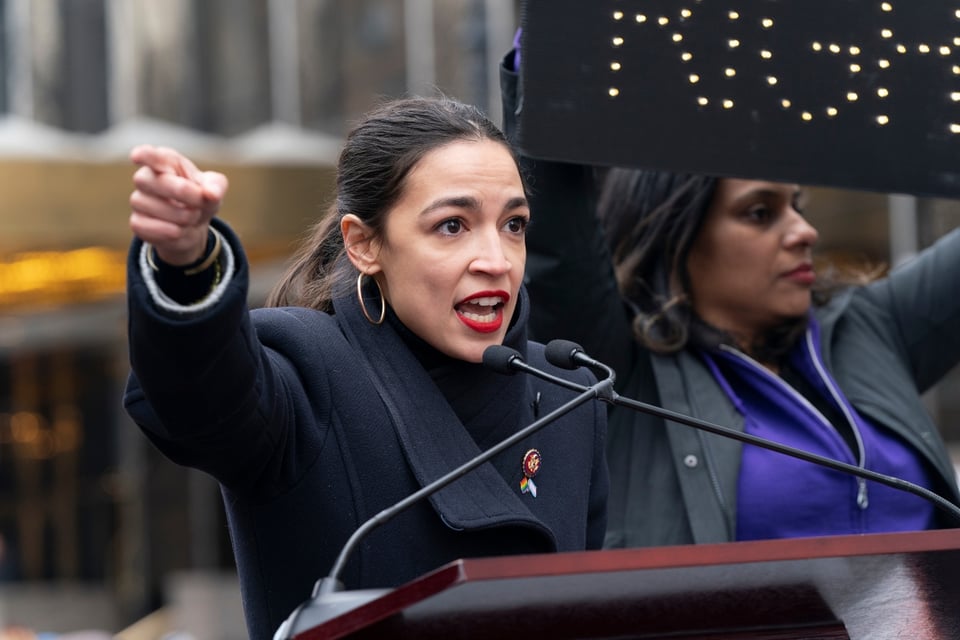 Alexandria Ocasio-Cortez lidera encuesta demócrata rumbo a 2028: ¿podría EE.UU. tener su primera presidenta latina?