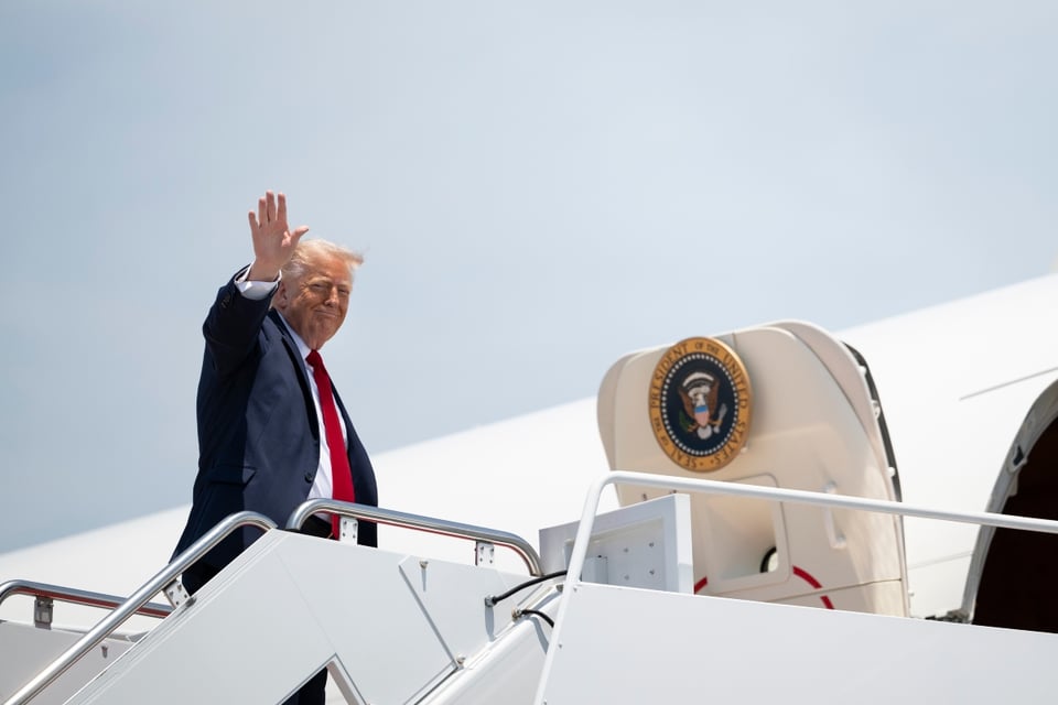 Trump realiza primer viaje en el nuevo Air Force One