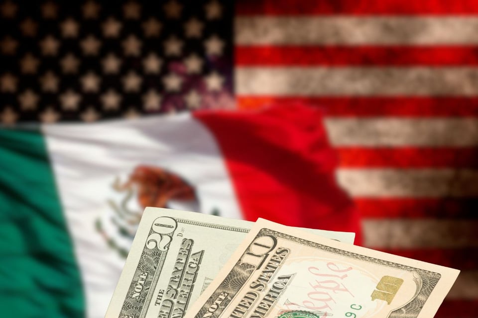 El dólar toca mínimos en México y sigue cayendo en Colombia este 7 de agosto