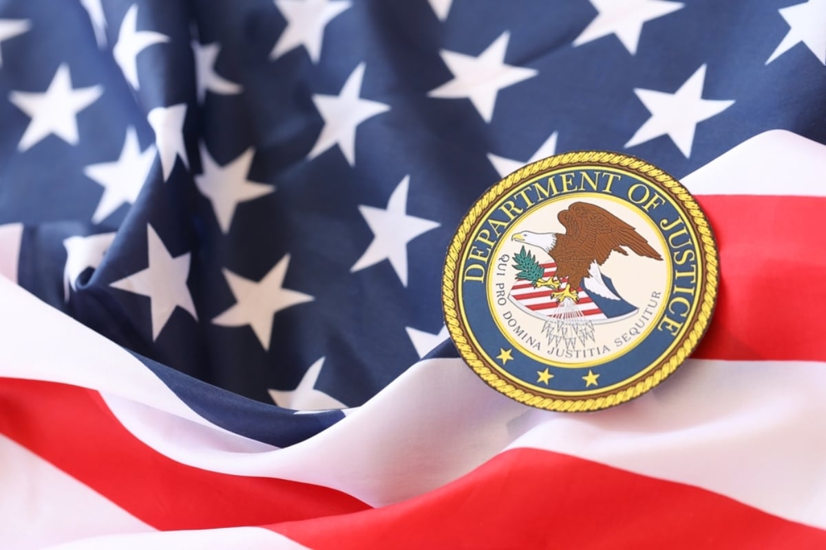 Nuevo fallo del DOJ pone en riesgo el regreso a EE.UU. de inmigrantes con permisos de viaje