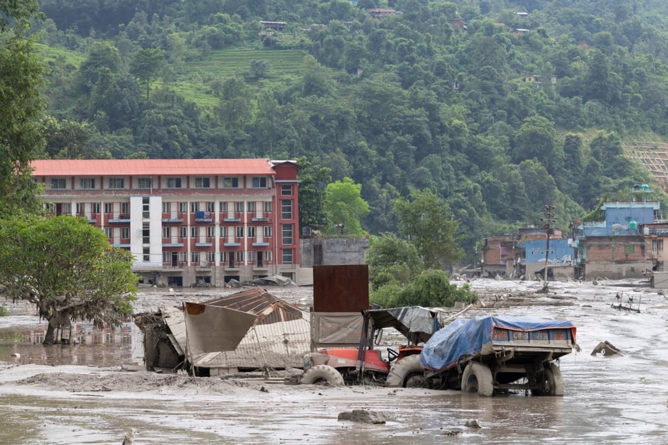 Aseguran que hay estadounidenses desaparecidos tras inundaciones en Nepal