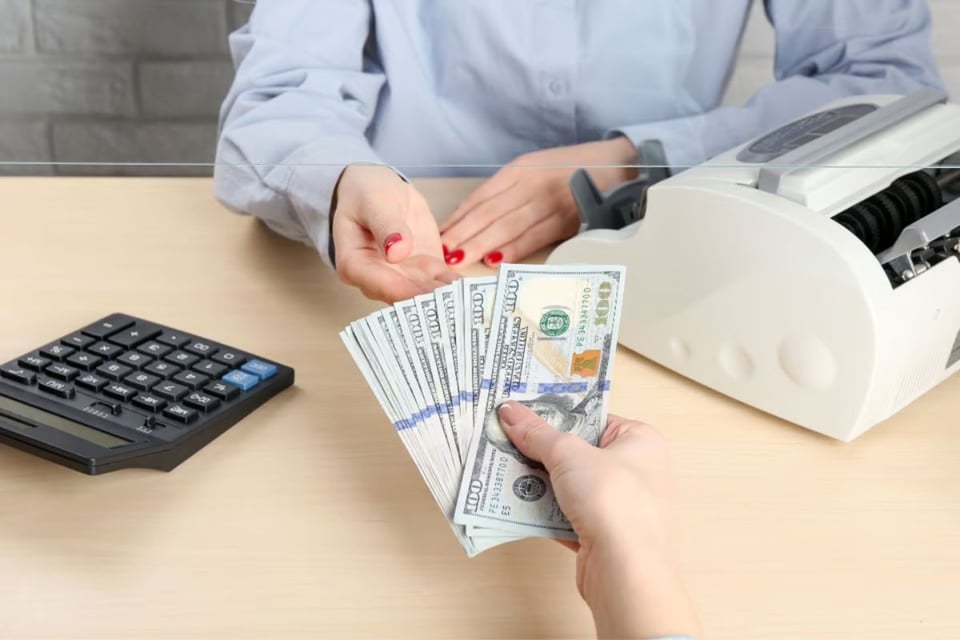 ¿Cómo impacta en tu bolsillo si el precio del dólar en México sigue bajando?