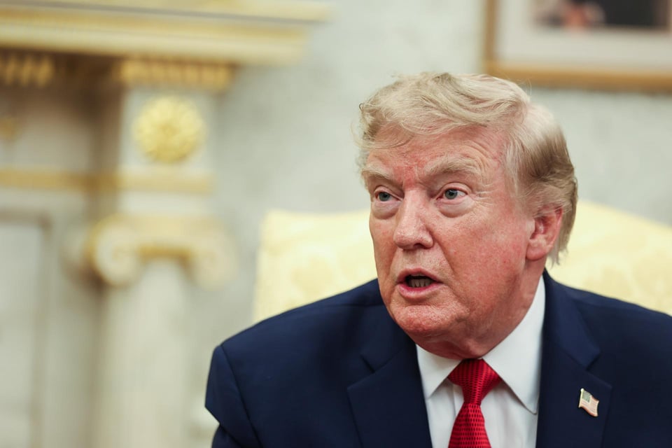 Trump manda callar a periodista de CNN en tenso cruce por Kim Jong-un