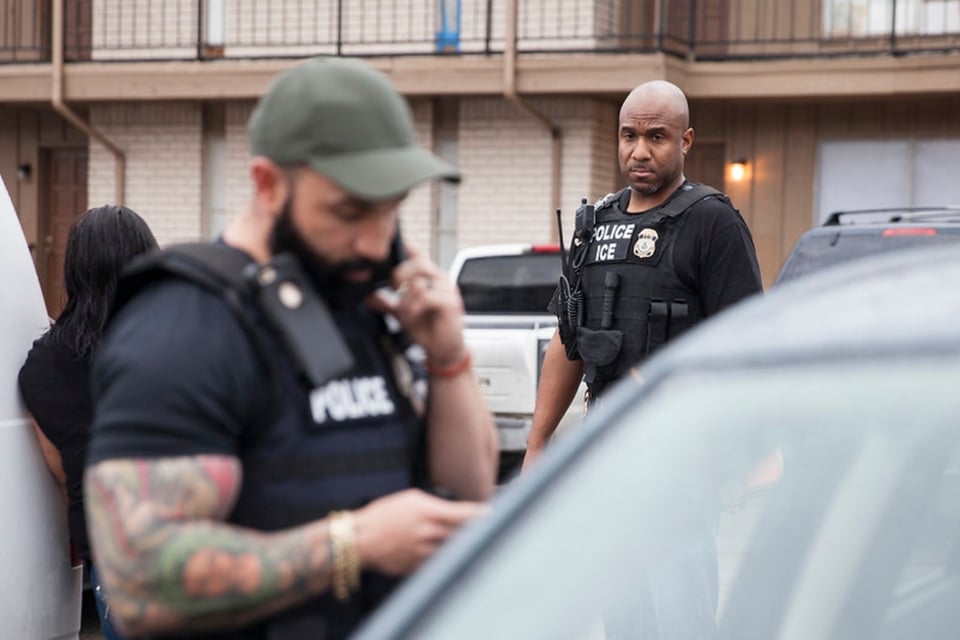 ICE dispara el gasto para rastrear inmigrantes: empresas privadas reciben $57.1 millones