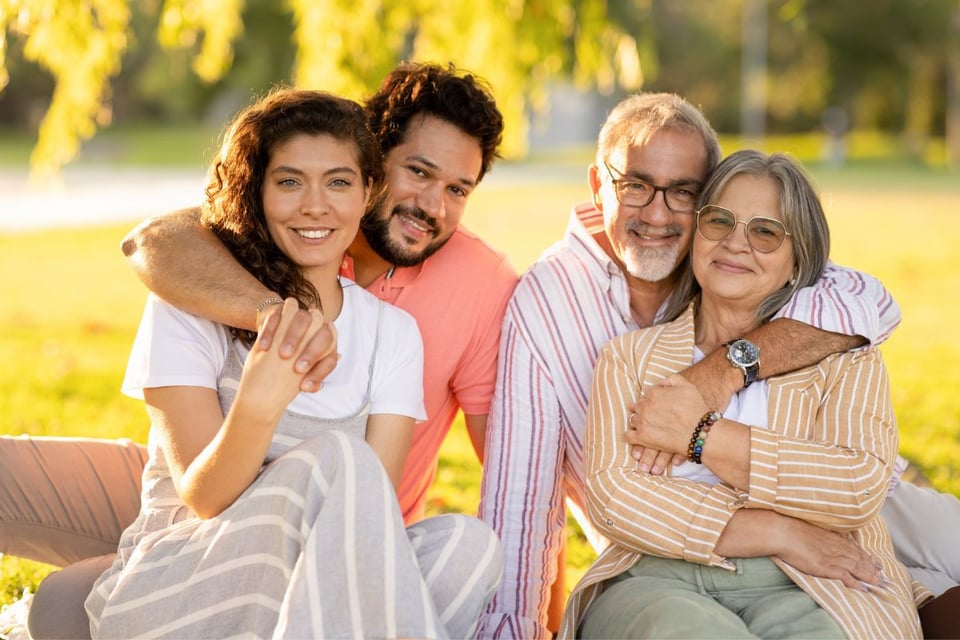 Jubilados con casa pagada y jóvenes compartiendo renta: las dos economías de Estados Unidos
