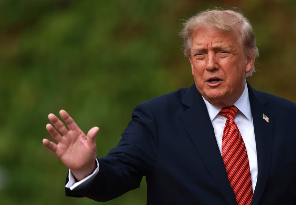 Cheque de $5,000 sacude la semana: choque entre Trump, DeSantis y demócratas