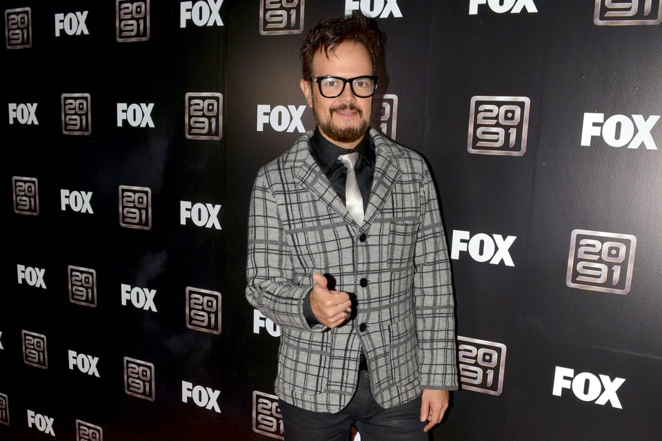 Aleks Syntek rompe en llanto al despedir a músico y amigo de él: “Lo quería mucho”