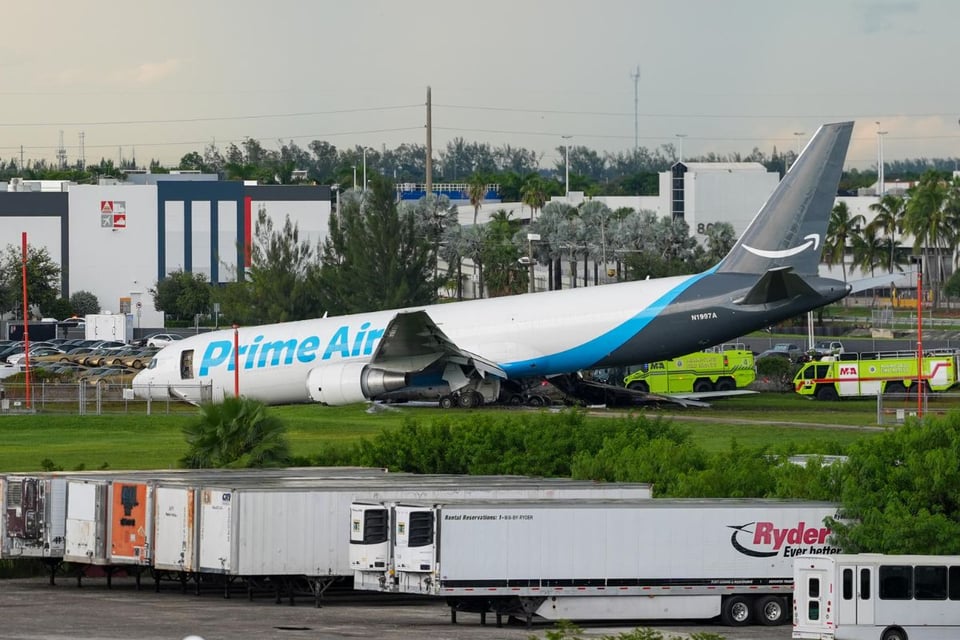 Avión de Amazon se sale de la pista en Miami: 5 muertos y decenas de vuelos afectados
