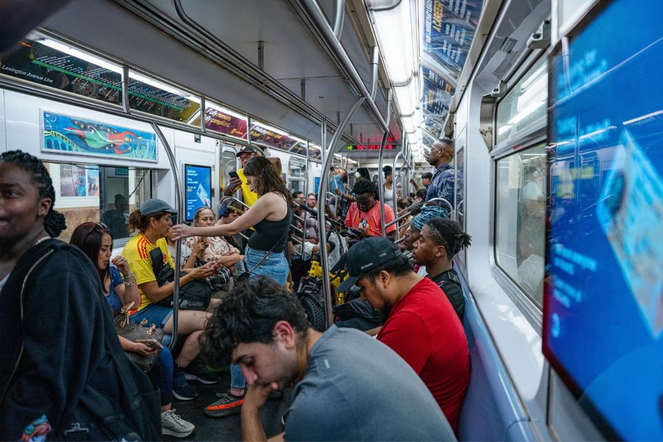 Nueva York encabeza el país en impuestos y gasta 44% más que el promedio