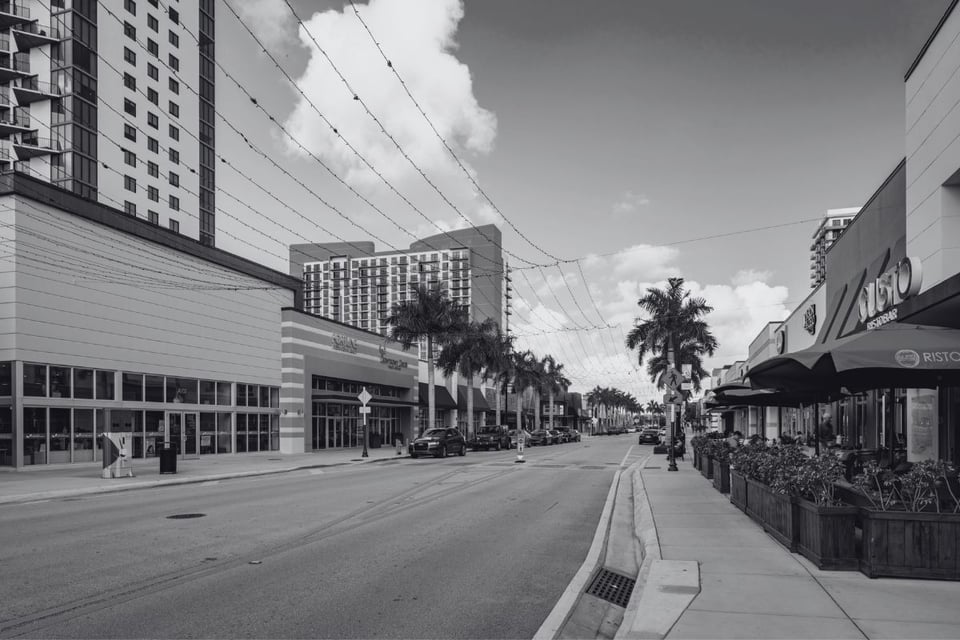 Doral se queda vacío: venezolanos hablan de miedo a ICE y “traición”