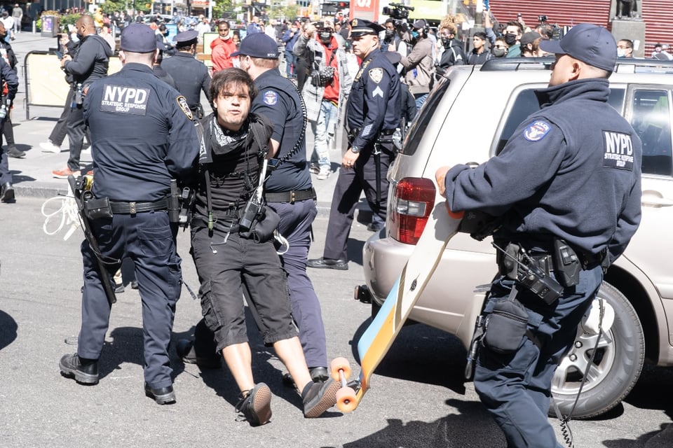 ICE Arrests 2,100 in New York Immigration Operation, Issues Warning