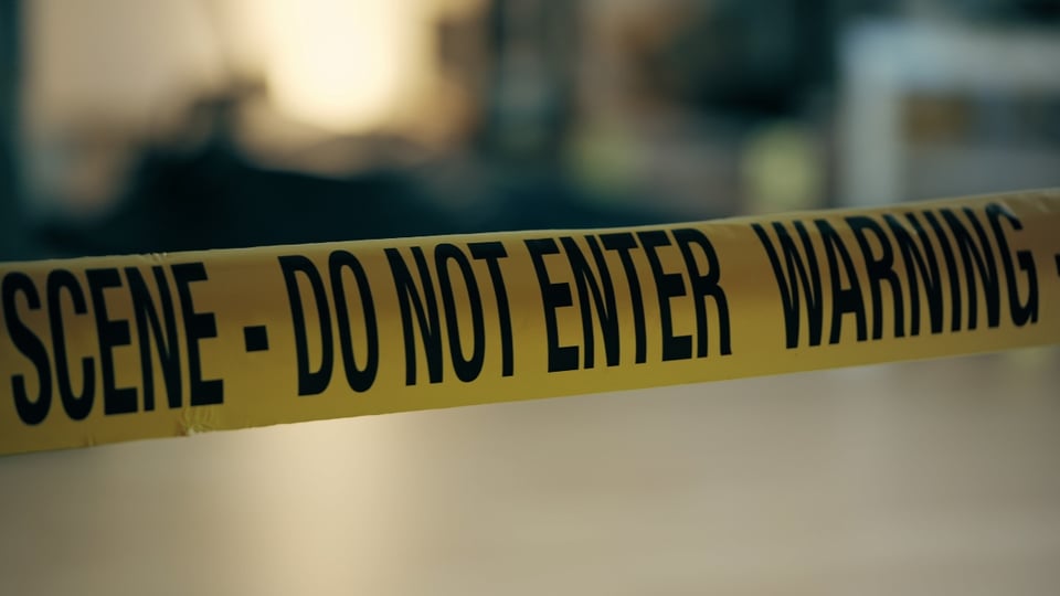 Mujer desaparecida aparece muerta dentro de una maleta en Kansas: policía investiga homicidio