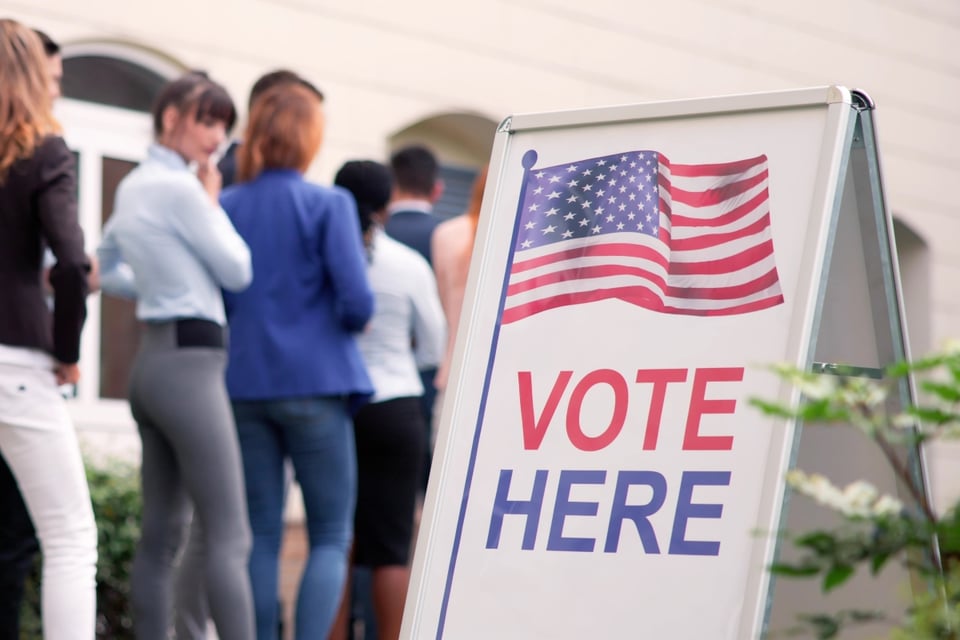 Denver demanda al Gobierno por agentes de ICE en centros de votación: ¿pueden entrar armados?