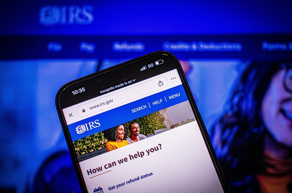 IRS pone el estatus migratorio sobre la mesa: nueva pregunta en formulario genera dudas entre inmigrantes