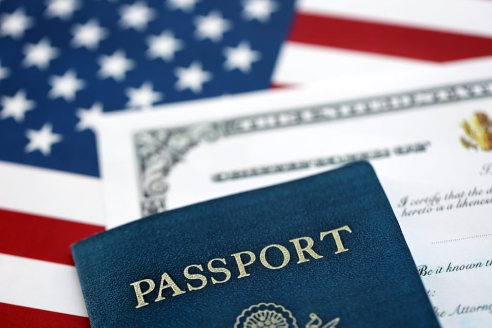 Trump busca cambiar requisito para pasaportes de niños nacidos en EE.UU.