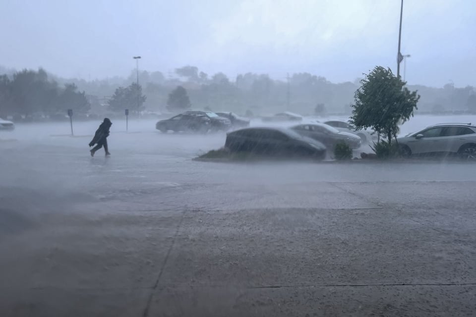 Edouard se debilita, pero aumenta la amenaza en Texas
