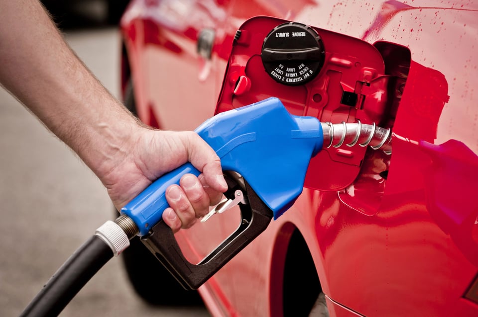 La gasolina baja 11 centavos en una semana: así están los precios en tu estado