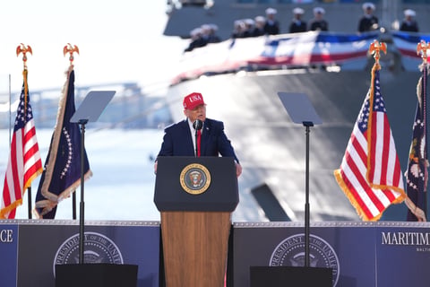 Trump se mofa de la reacción de Sheinbaum cuando él le cambió el nombre al golfo de México