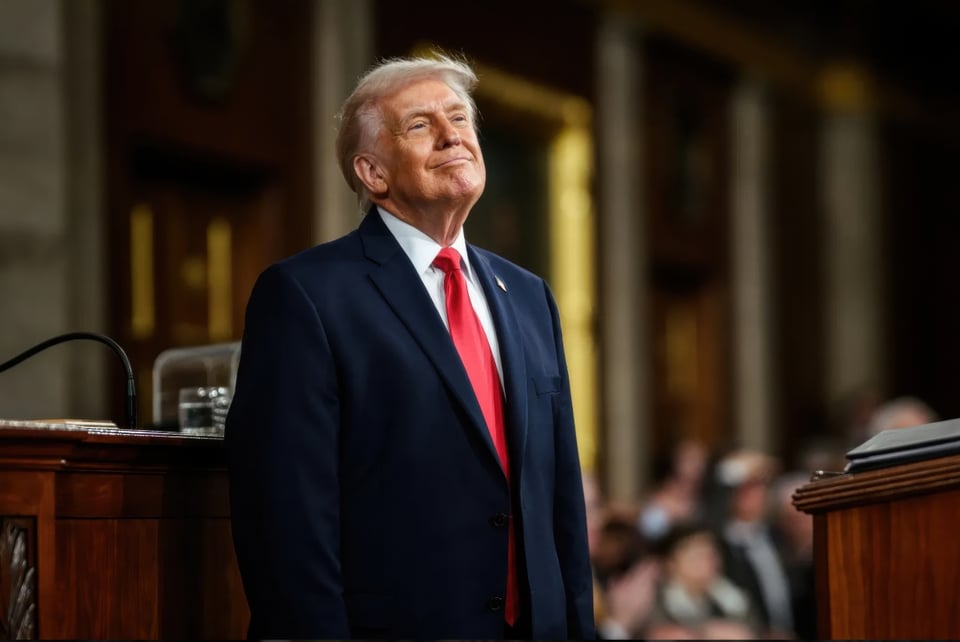 Trump desata polémica al decir que los filtradores de secretos militares “deberían ser fusilados”