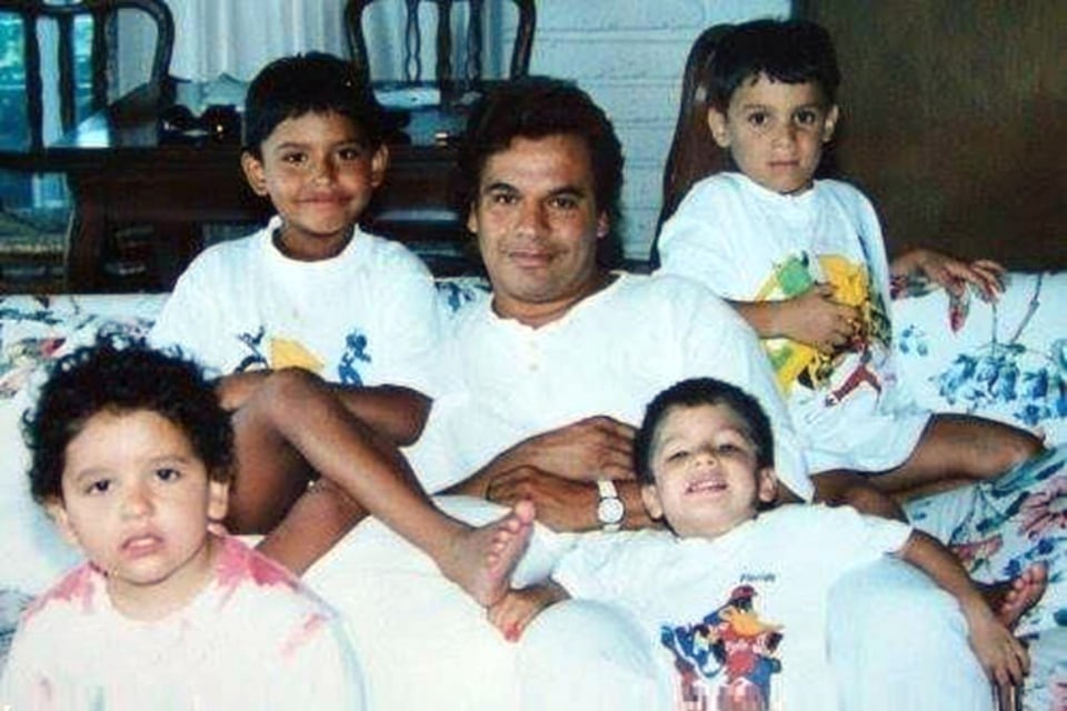 Revelan que Juan Gabriel tiene dos hijos más que nadie conoce