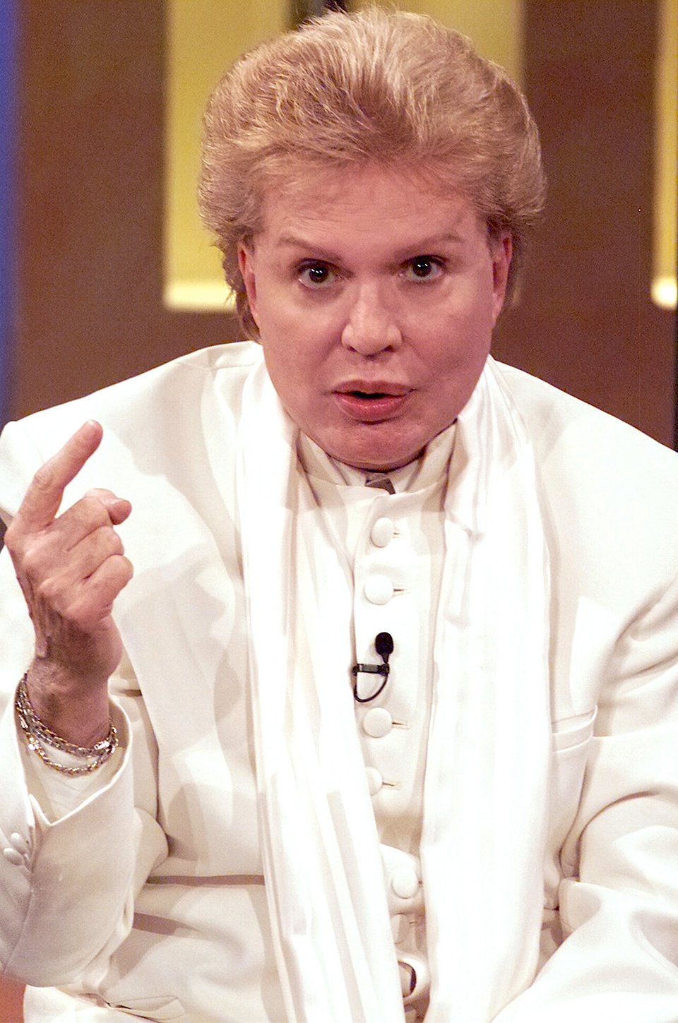 Was an autopsy applied to Walter Mercado?