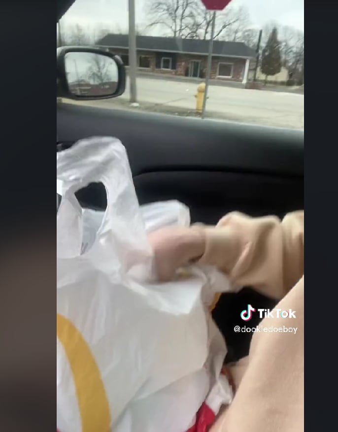 Josiah Vargas McDonalds: ¿Qué hizo con el dinero?