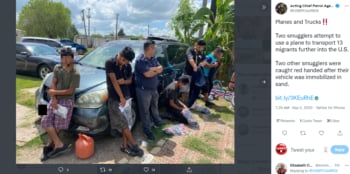 Migrantes cruzan frontera avión: ¿Una persecución?