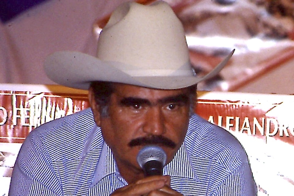 Revelan que Vicente Fernández le pago a su amante, Patricia Rivera, para que desapareciera
