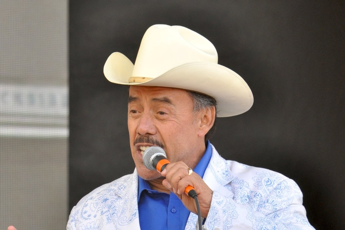 Denuncian a don Pedro Rivera, papá de Jenni, por acoso sexual