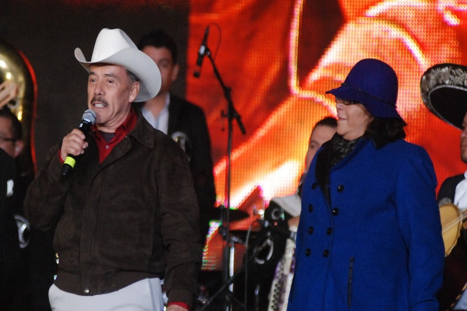 Papás de Jenni Rivera confiesan que uno de sus hijos pedía dinero en la calle