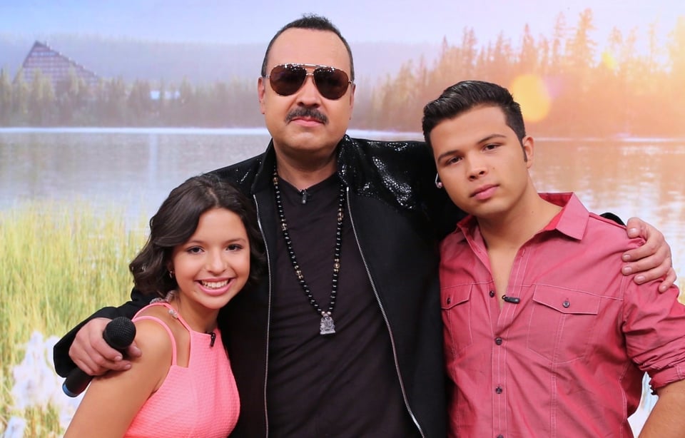 Emiliano Aguilar, hijo de Pepe Aguilar, comparte foto con la hija del Chapo Guzmán featured image