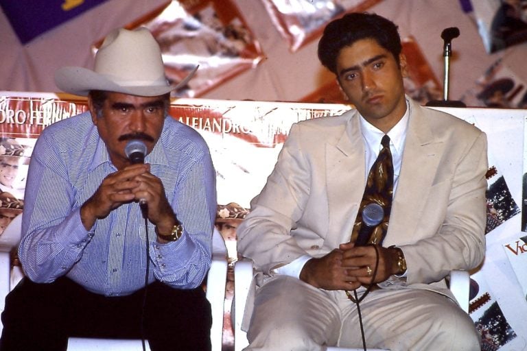 ¿Se están despidiendo? Vicente Fernández Jr y Alejandro Fernández comparten inesperados mensajes