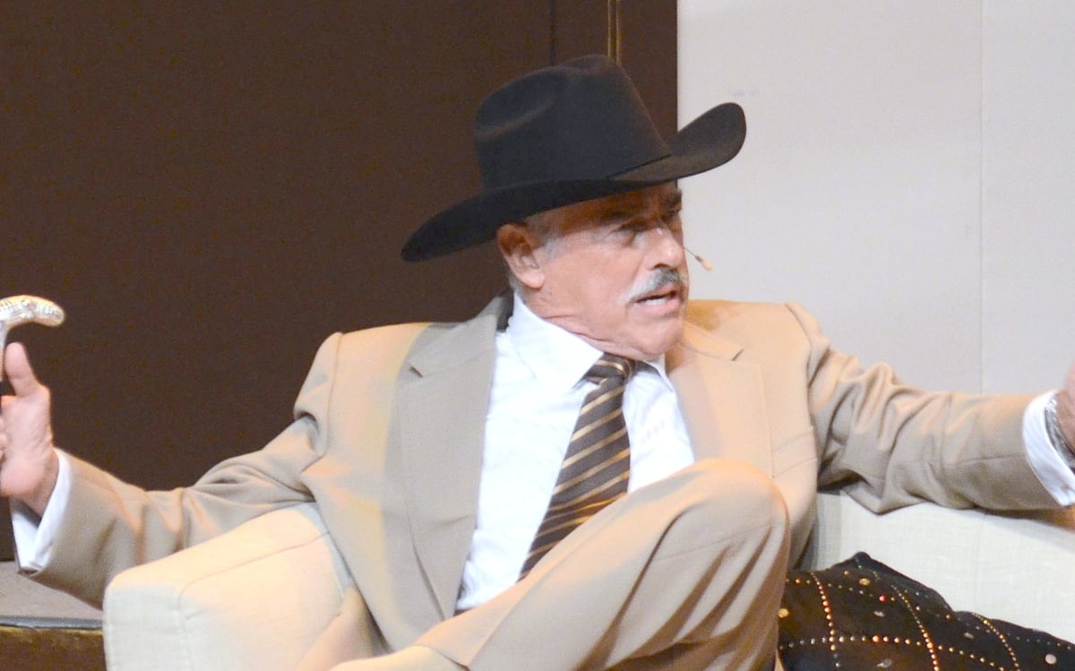 Andrés García arremete hijo