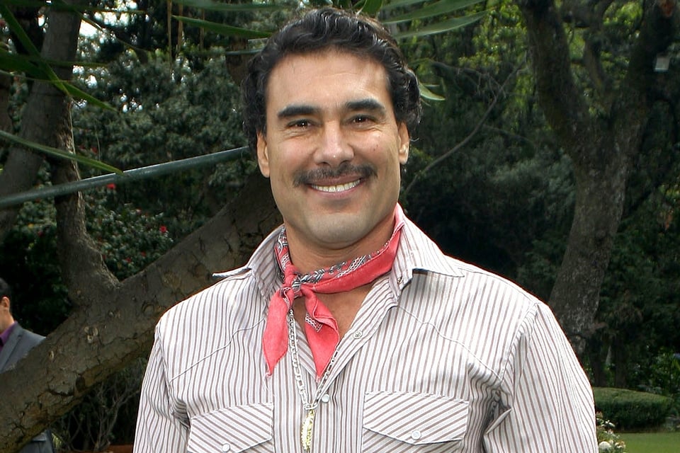 Paco Fuentes, reportero cacheteado por Eduardo Yáñez sufre la muerte de su madre (FOTO)