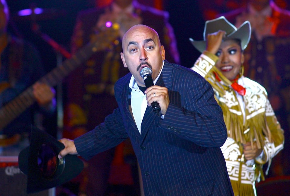 Hija de Lupillo Rivera muestra sus mejores atributos en apretados leggins