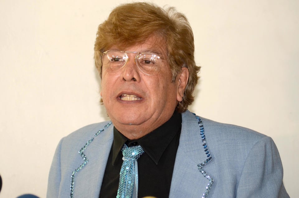 El ex mánager de Juan Gabriel asegura que el cantante ‘está vivo’ (VIDEO)