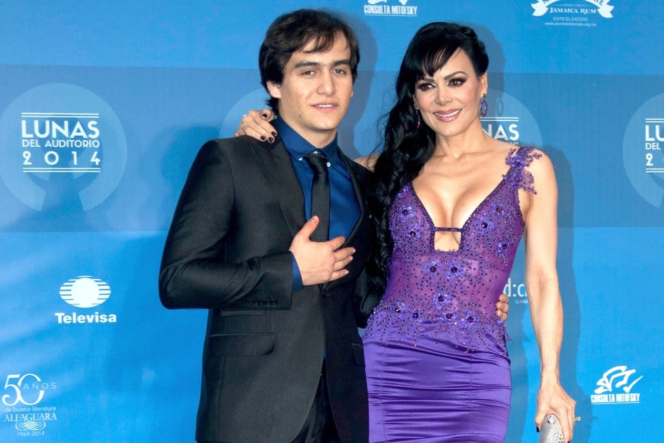 Resurge video de ‘Juliancito’ siendo presentado por primera vez por Joan Sebastian y Maribel Guardia