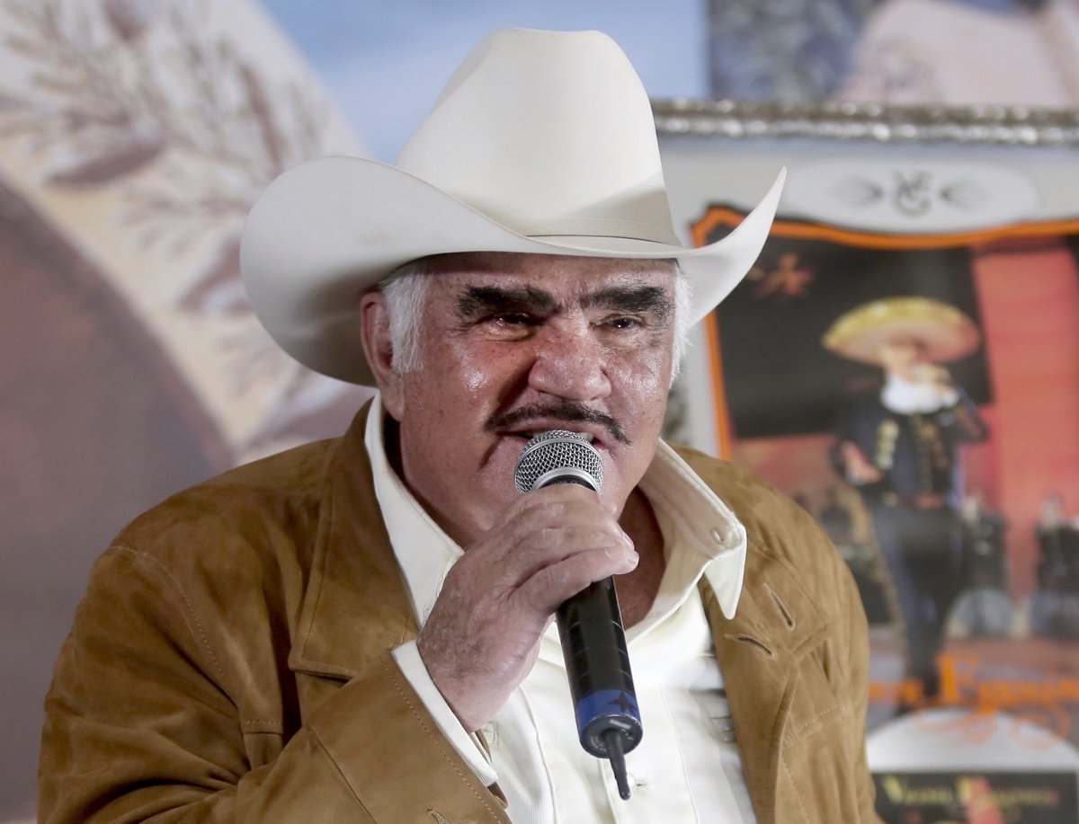 Aseguran que supuesto hijo de Vicente Fernández logró despedirse de él