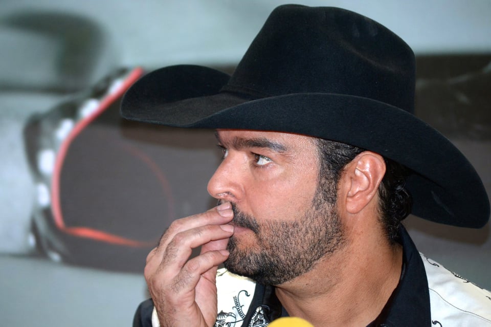 Abogado de Pablo Montero asegura que el cantante es ‘inocente’ tras acusaciones de abuso (VIDEO)