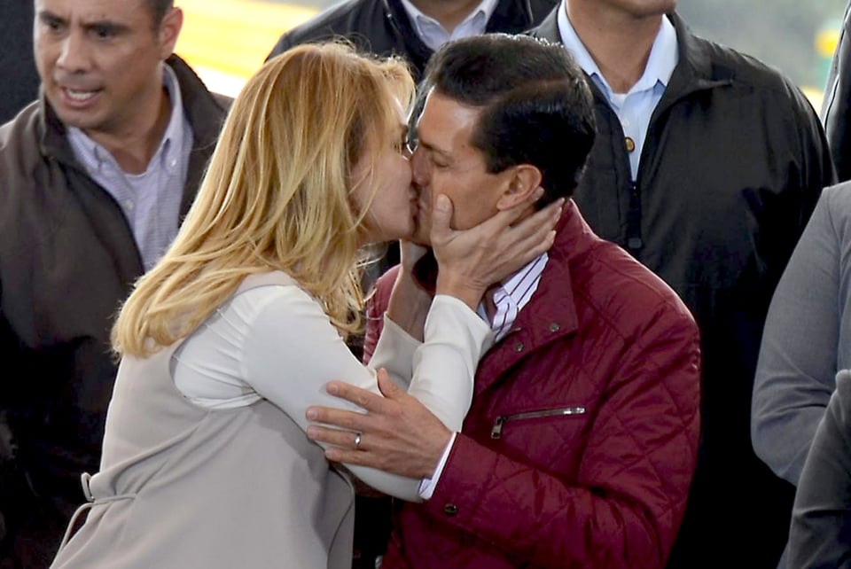 Día Internacional del beso: Estos son los ‘mejores’ besos entre políticos