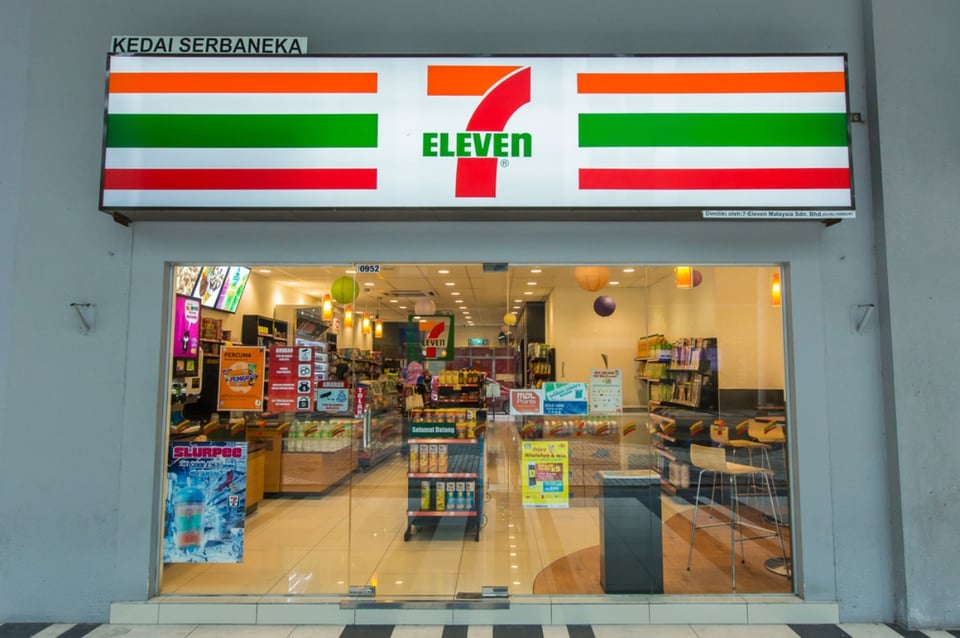 hombre, 911, Colin Czech, canibalismo, 7Eleven, MundoNOw
